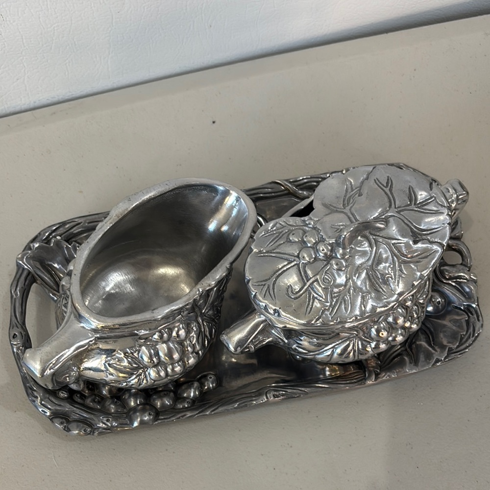 Arthur Court cream and sugar set - Picture 2 of 2